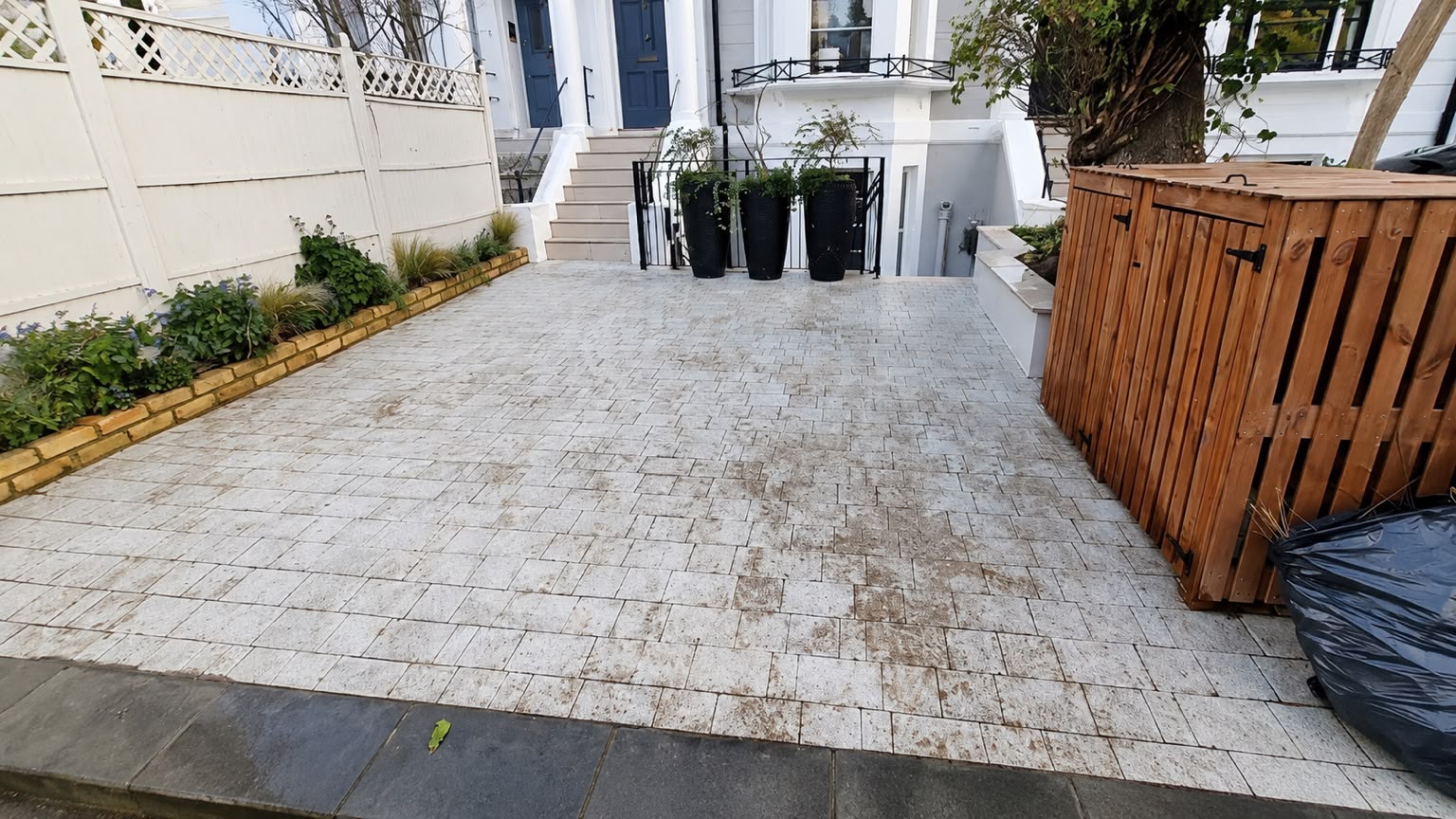 Before - Fresh Sparkle Jet washing Driveway